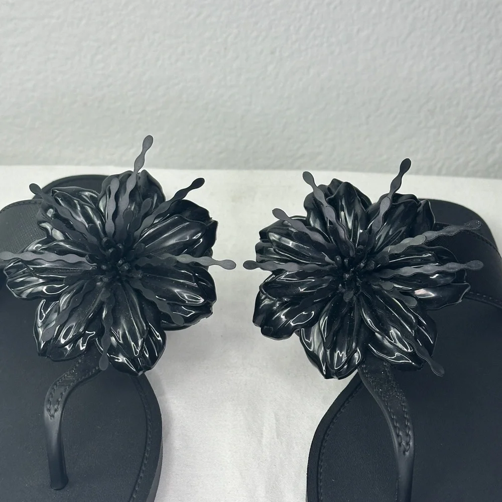 Larroude Black Hibiscus Jelly Flat Sandals Women’s Size 10 / 11 EUR 40/41 NWOT